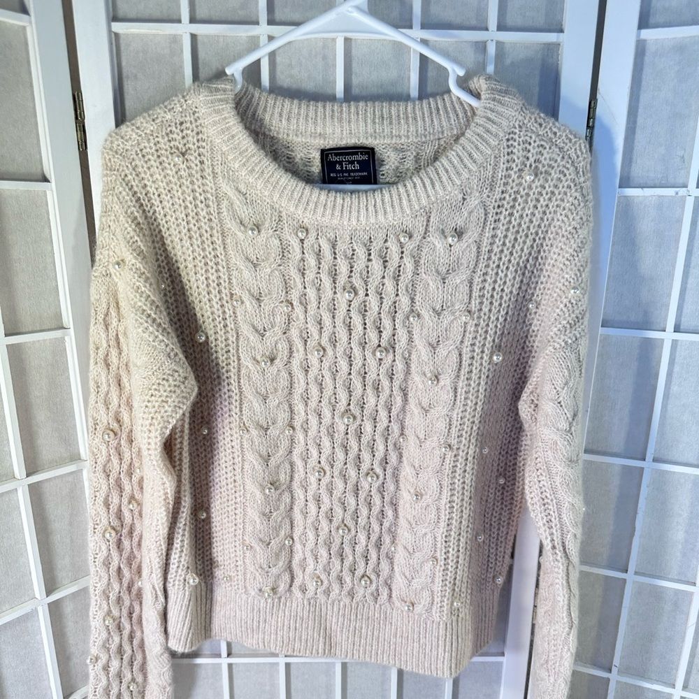 Abercrombie and Fitch Pearl Sweater - Picture 1 of 13